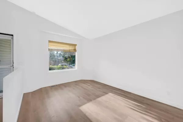 Calgary, AB T2Y3C1,16218 Shawbrooke RD SW