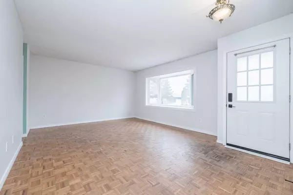 Grande Prairie, AB T8V 3S5,9851 80 AVE