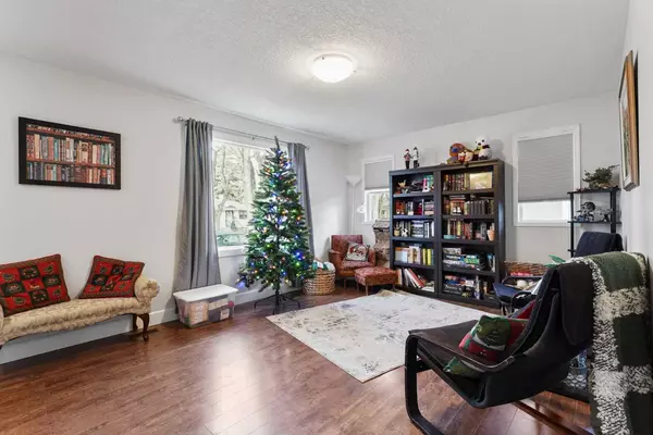 Lethbridge, AB T1K 1X4,1127 16 ST S