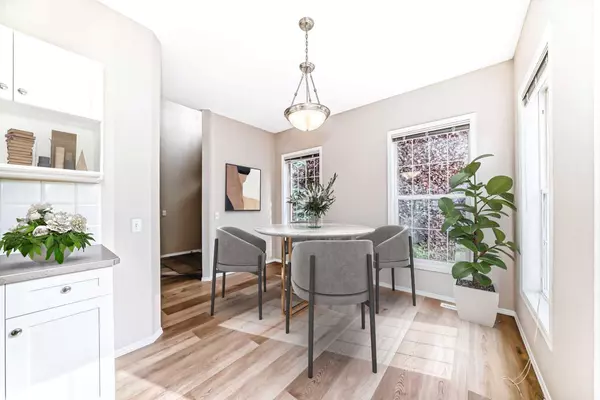 Calgary, AB T2Z 2Z2,84 Inverness SQ SE