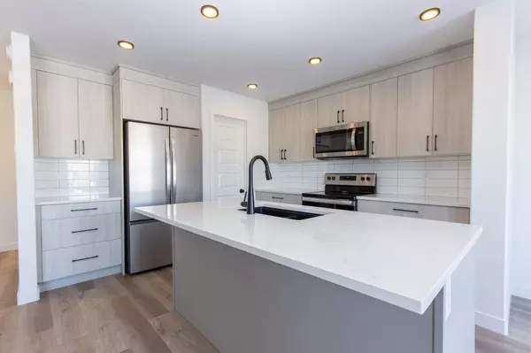 Penhold, AB T0M 1R0,260 Augustus WAY