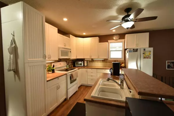 Medicine Hat, AB T1A 5S2,153 9 ST NE