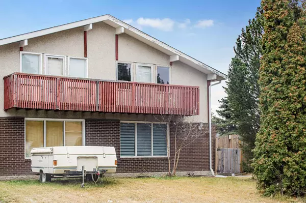 Calgary, AB T2B 1A5,2036 39 ST SE