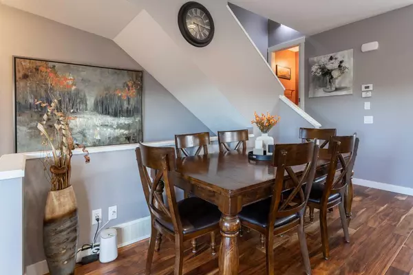 Cochrane, AB T4C 2P4,32 Horseshoe CRES #1201