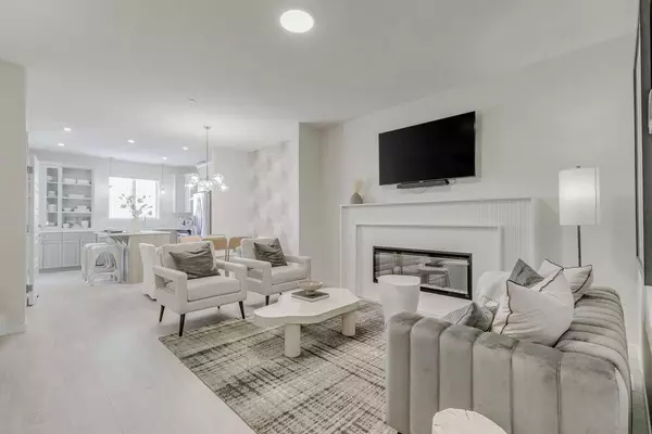 Calgary, AB T3P 2B4,80 Lucas Common NW