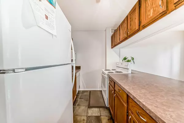 Calgary, AB T2R 0P6,235 15 AVE SW #301