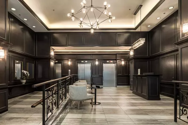 Calgary, AB T2R 0H8,817 15 AVE SW #1700