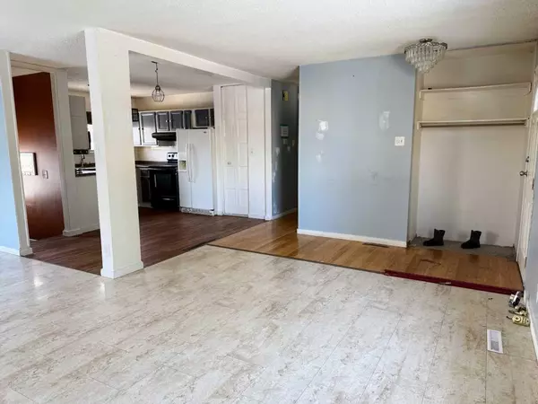 Lethbridge, AB T1H 4S6,222 Eagle RD N