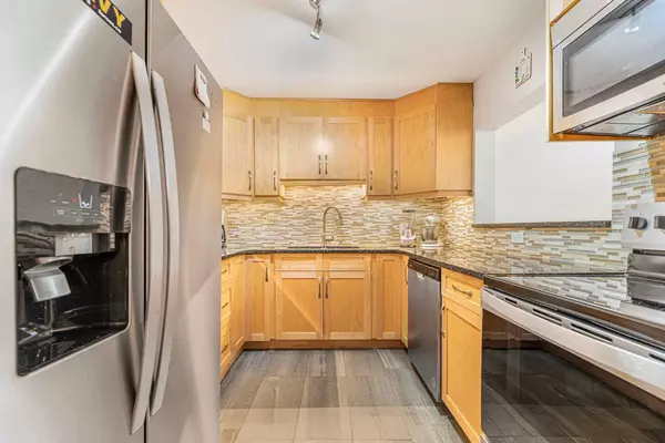 Calgary, AB T3A 2V9,3730 50 ST NW #410