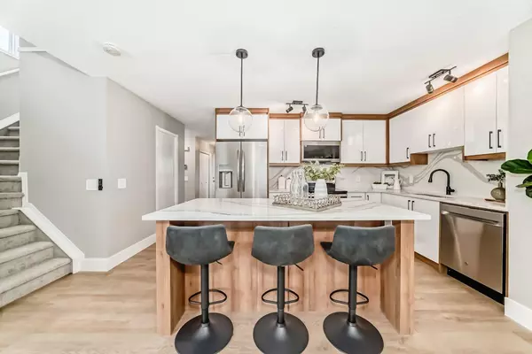 Chestermere, AB T1X1H1,125 Lakeview SHRS