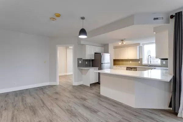 Calgary, AB T2P 5G3,683 10 ST SW #604