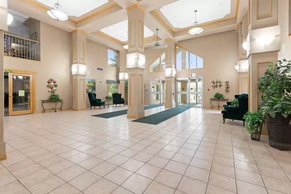 Calgary, AB T3H 3R6,6868 Sierra Morena BLVD SW #326