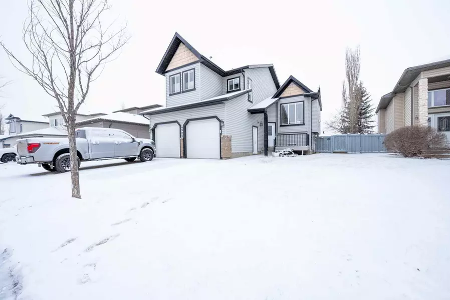 8905 Lakeland Drive, Grande Prairie, AB T8X1V9