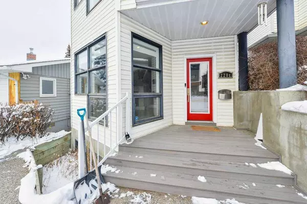 Calgary, AB T2T 1R7,2206 30 AVE SW