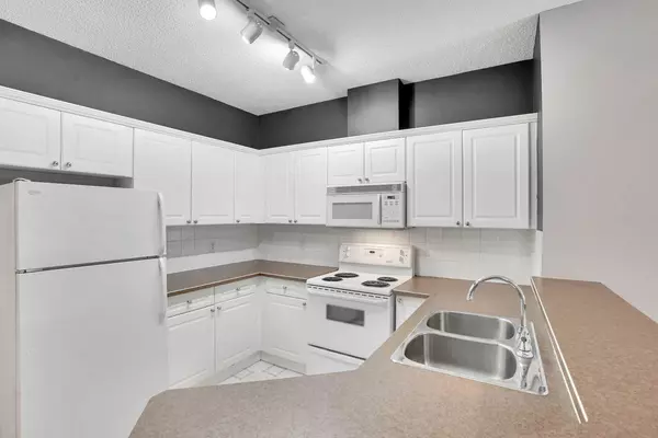 Calgary, AB T2R 0L9,126 14 AVE SW #204