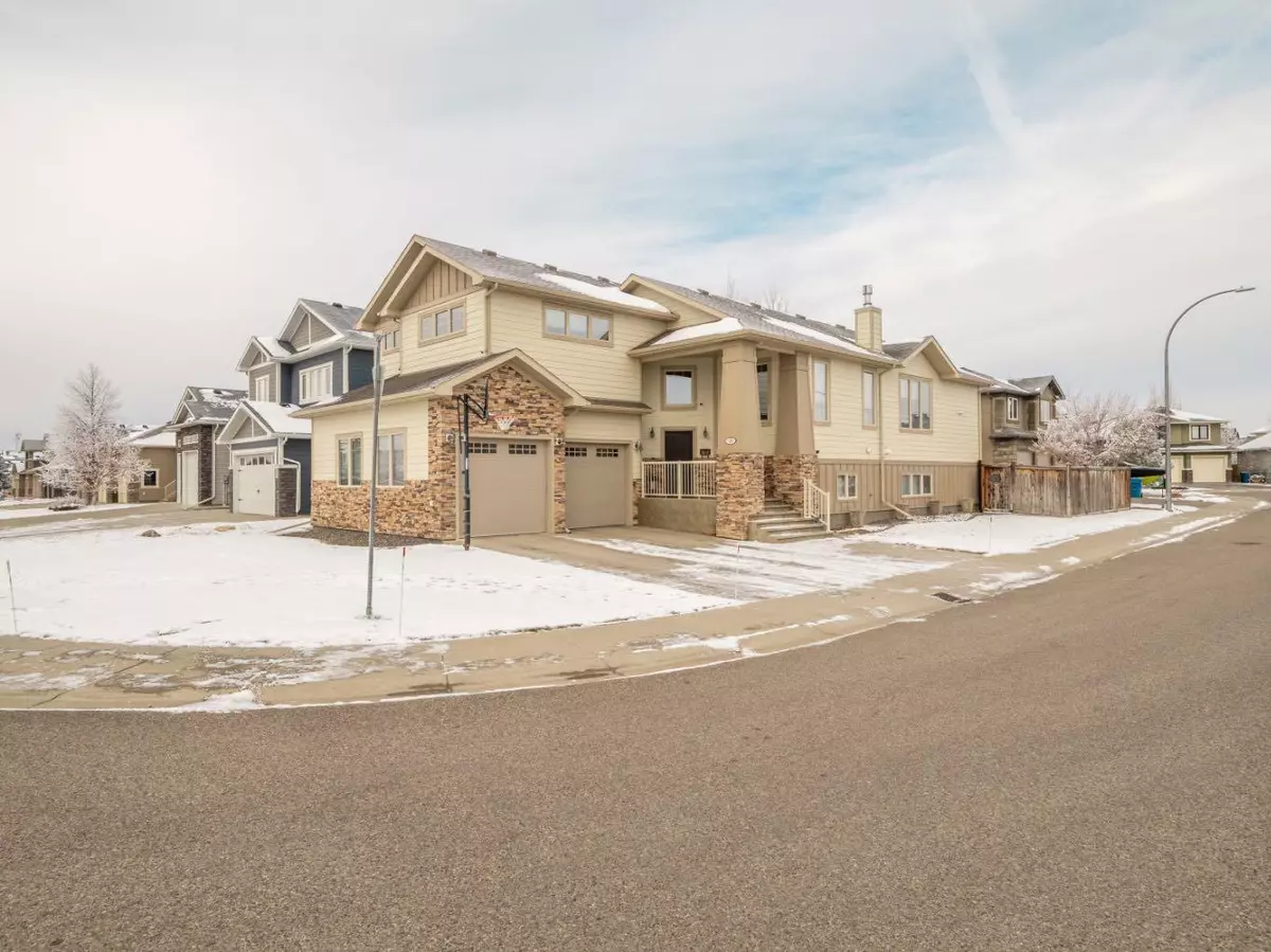 Lethbridge, AB T1K 5S9,223 Sixmile RDG S