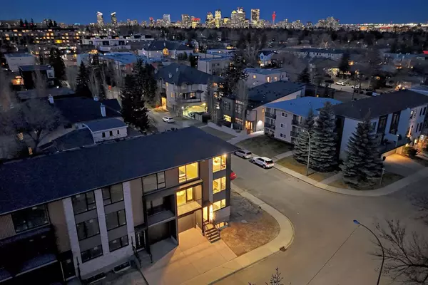 Calgary, AB T2T 2H5,1654 37 AVE SW