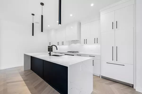 Calgary, AB T3H6H6,835 78 ST SW #112