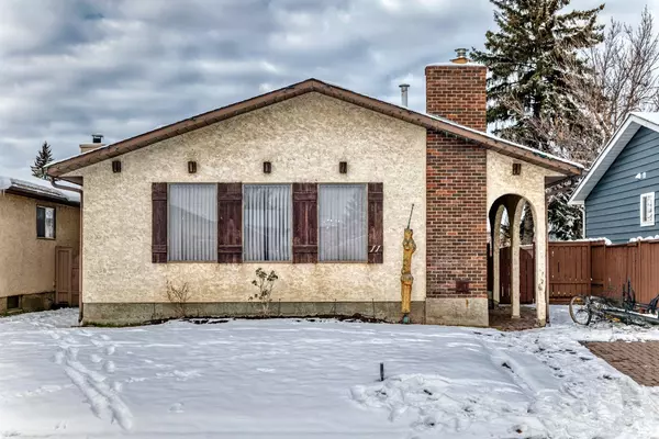 Calgary, AB T3J1B4,11 Falwood PL NE