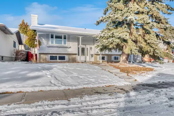 124 Deercrest Close SE, Calgary, AB T2J 5T3