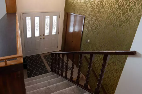 Lethbridge, AB T1H4K1,13 Primrose PL N