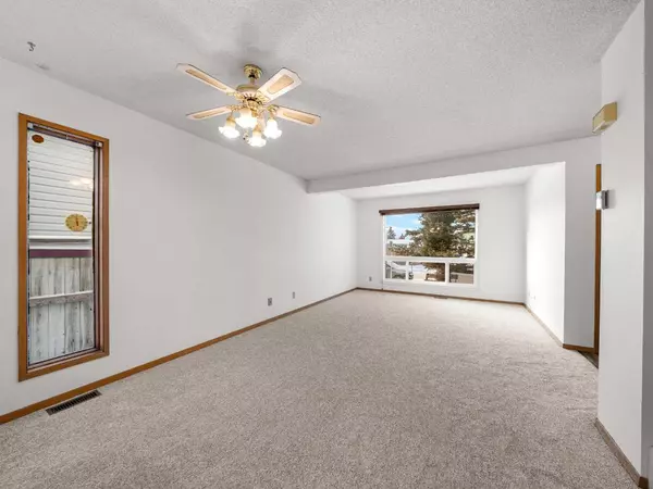 Calgary, AB T3J 3G4,10 Martinbrook RD NE