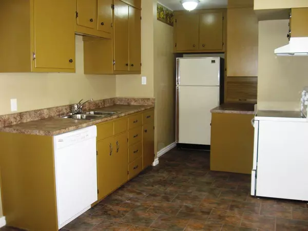 Red Deer, AB T4N 4S2,5707 57 AVE