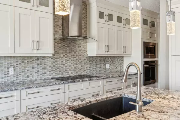 Calgary, AB T3P 0M5,152 Evansborough WAY NW