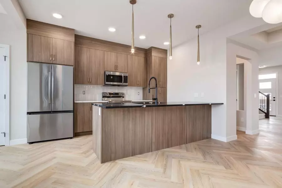 199 Tillotson DR, Okotoks, AB T1S 4Z5