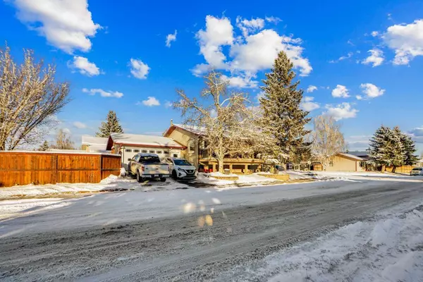 High River, AB T1V1K3,911 6 ST SE