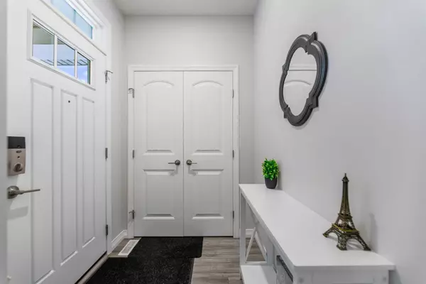 Calgary, AB T2P 1J6,128 Evanston HL NW