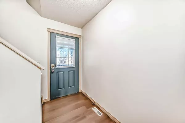 Calgary, AB T3K6G3,287 Covepark Rise NE