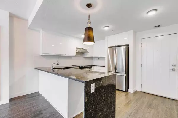 Calgary, AB T3H 0E4,25 Aspenmont HTS SW #103