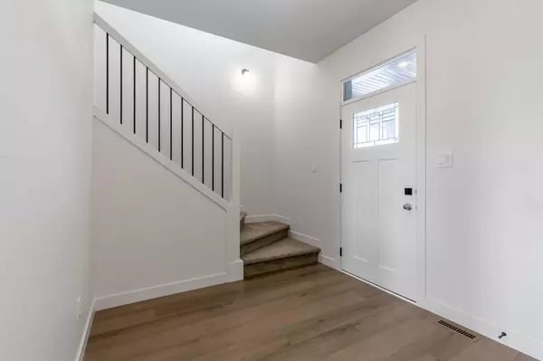 Lethbridge, AB T1K 8E7,346 Canyon Meadows RD W