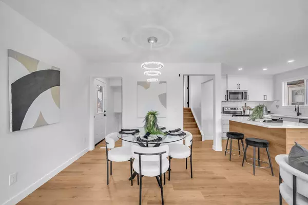 Calgary, AB T1Y4R1,5747 24 AVE NE