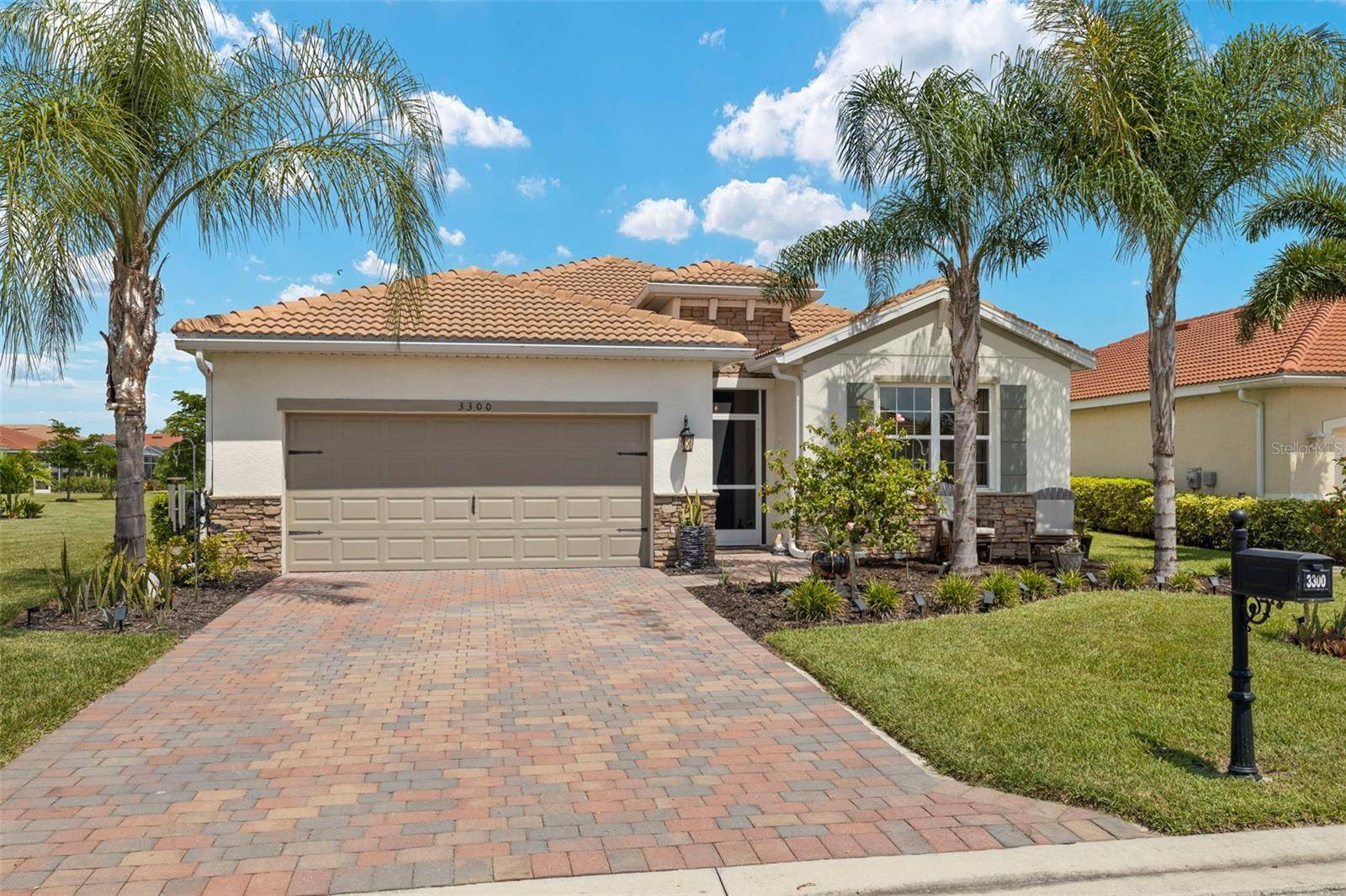 3300 APPLE BLOSSOM DR, Alva, FL 33920