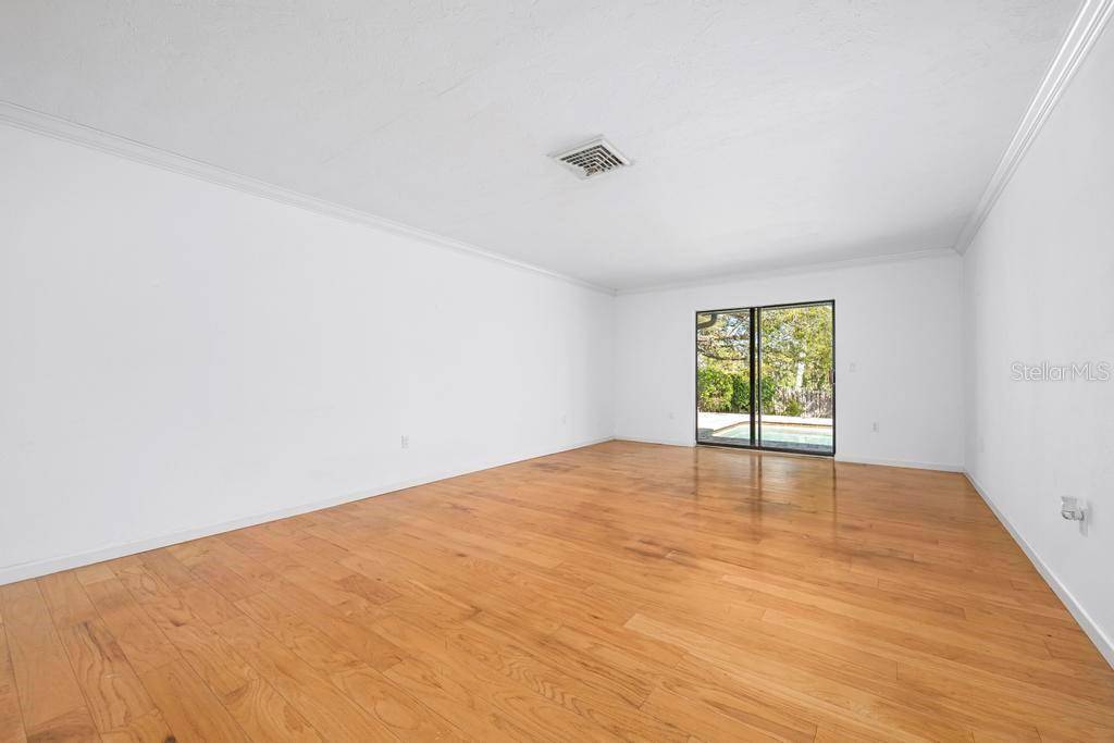 Sarasota, FL 34231,1855 BUCCANEER CT