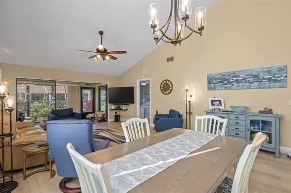 Sarasota, FL 34235,3215 SANDLEHEATH #44