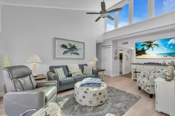 Venice, FL 34285,1555 TARPON CENTER DR #238