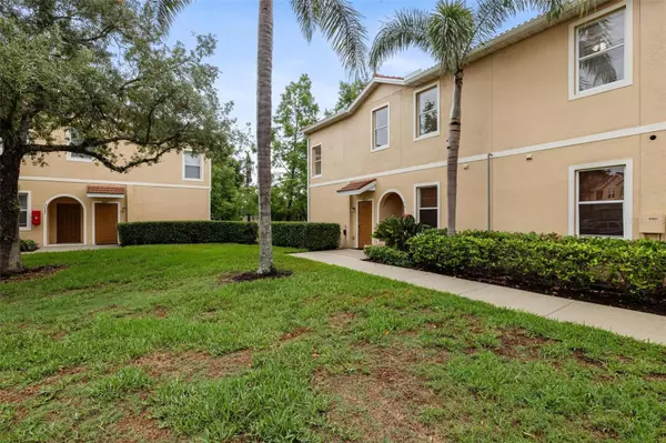 Sarasota, FL 34243,3613 PARKRIDGE CIR #11-201