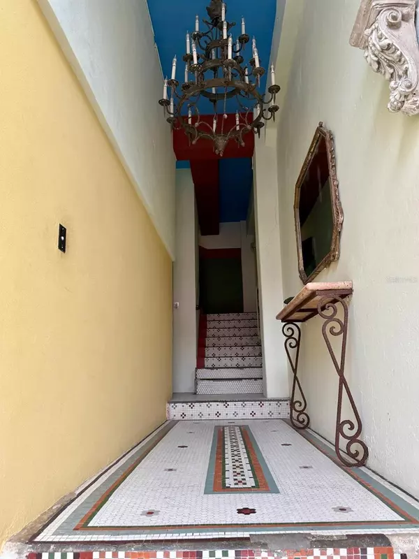 Old San Juan, PR 00901,270 DEL SOL AVE #2-A