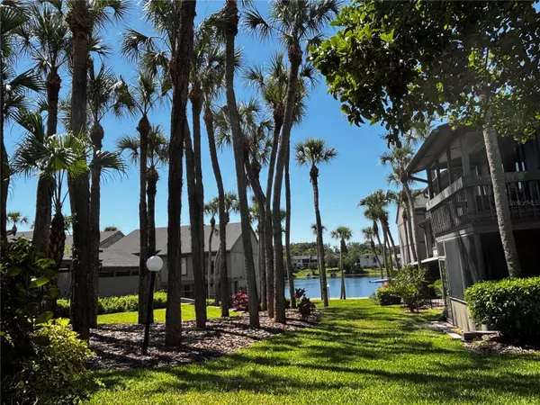 Altamonte Springs, FL 32701,664 LAKE VILLAS DR