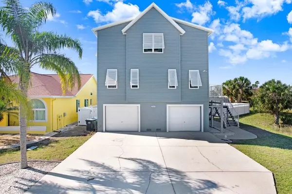 944 APOLLO BEACH BLVD,  Apollo Beach,  FL 33572
