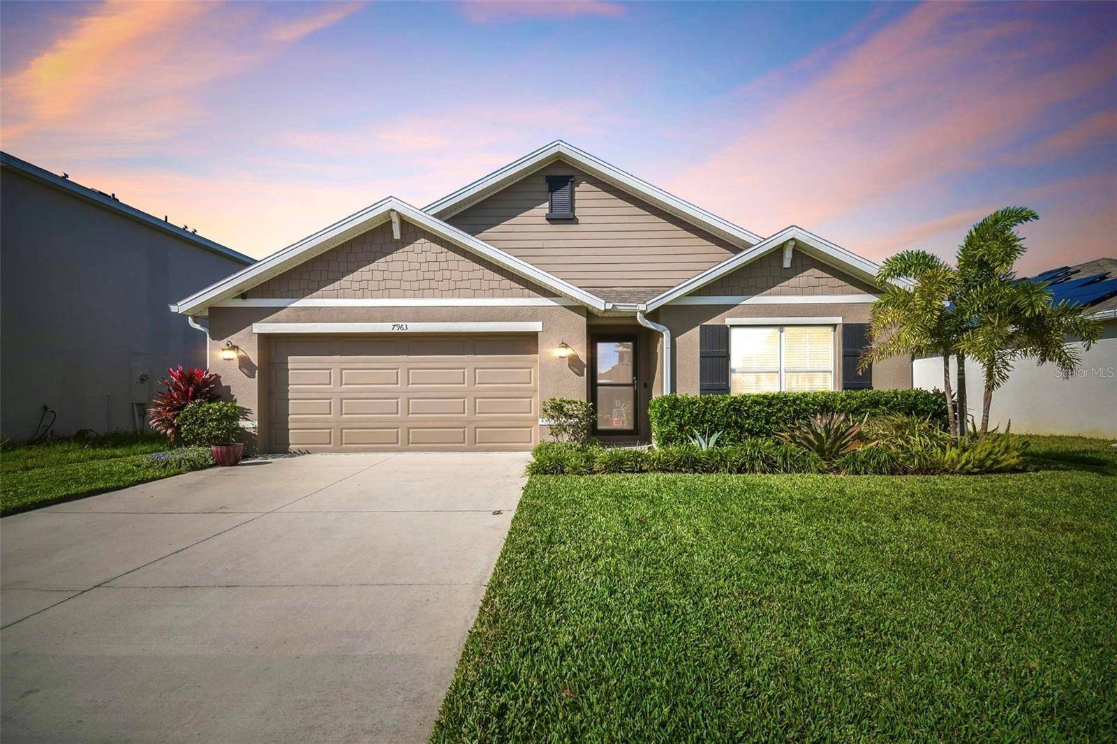 7963 SAIL CLOVER LN, Zephyrhills, FL 33540