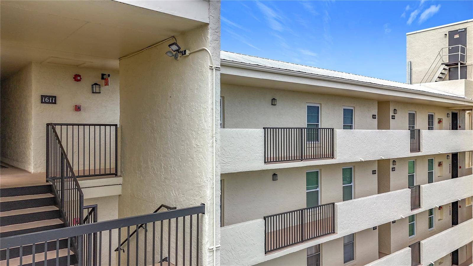 Largo, FL 33771,225 COUNTRY CLUB DR #1611