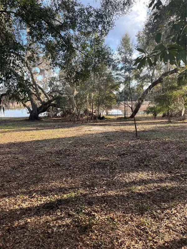 Dade City, FL 33523,5118 SHOREWOOD DR