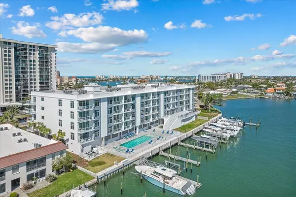 415 ISLAND WAY #304, Clearwater Beach, FL 33767