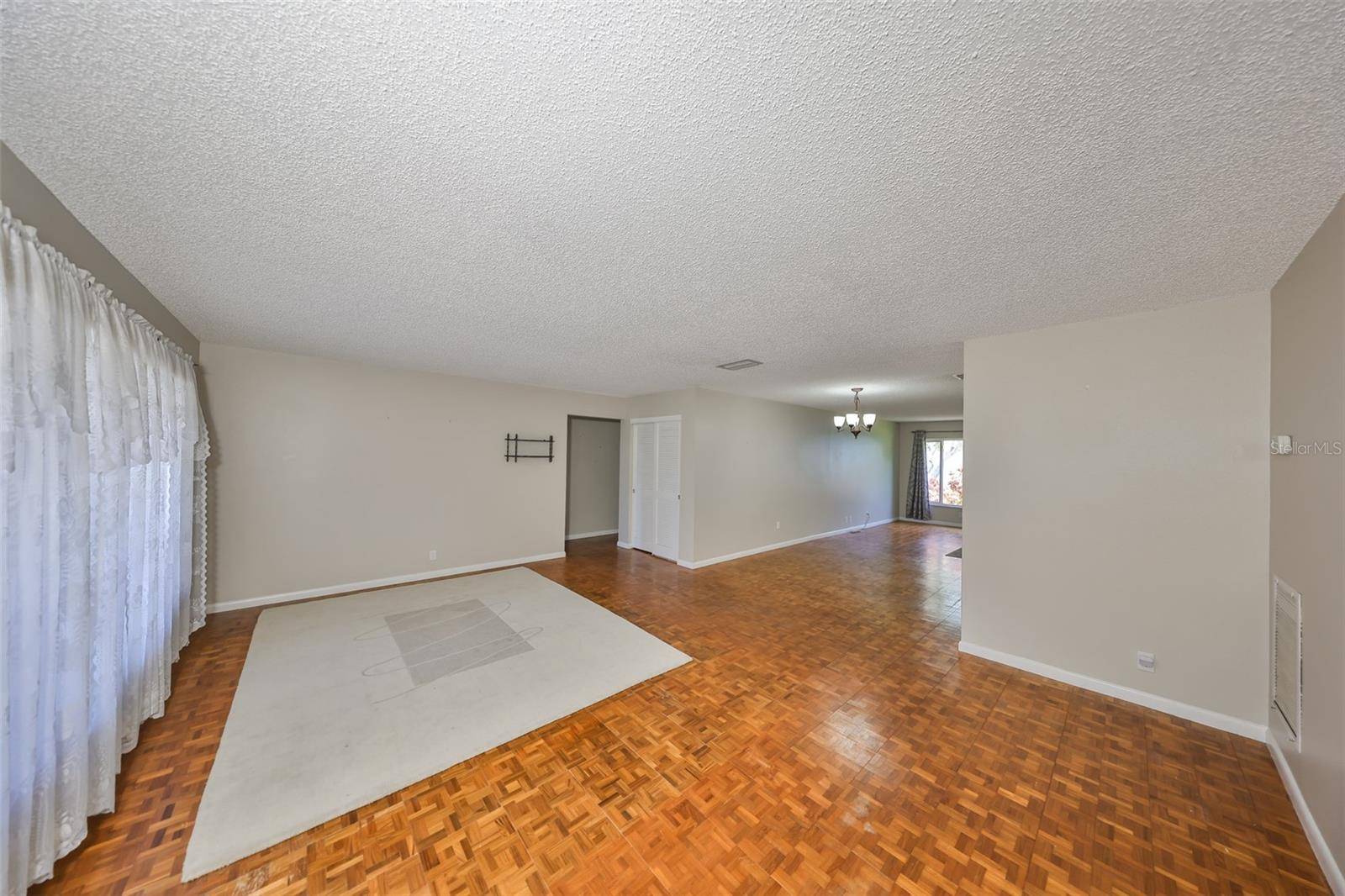 Pinellas Park, FL 33782,3928 90TH TER N