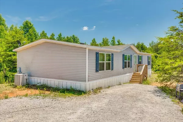 182 Englishmans Dr, Blacksburg, SC 29702