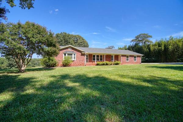 1815 John Dodd Rd, Wellford, SC 29385